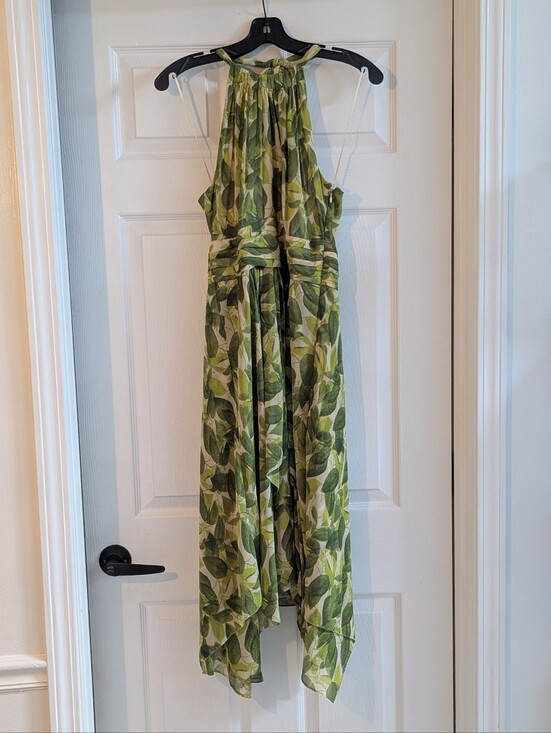 Vince Camuto Dresses & Skirts - Green Leaf-Print Halter Dress